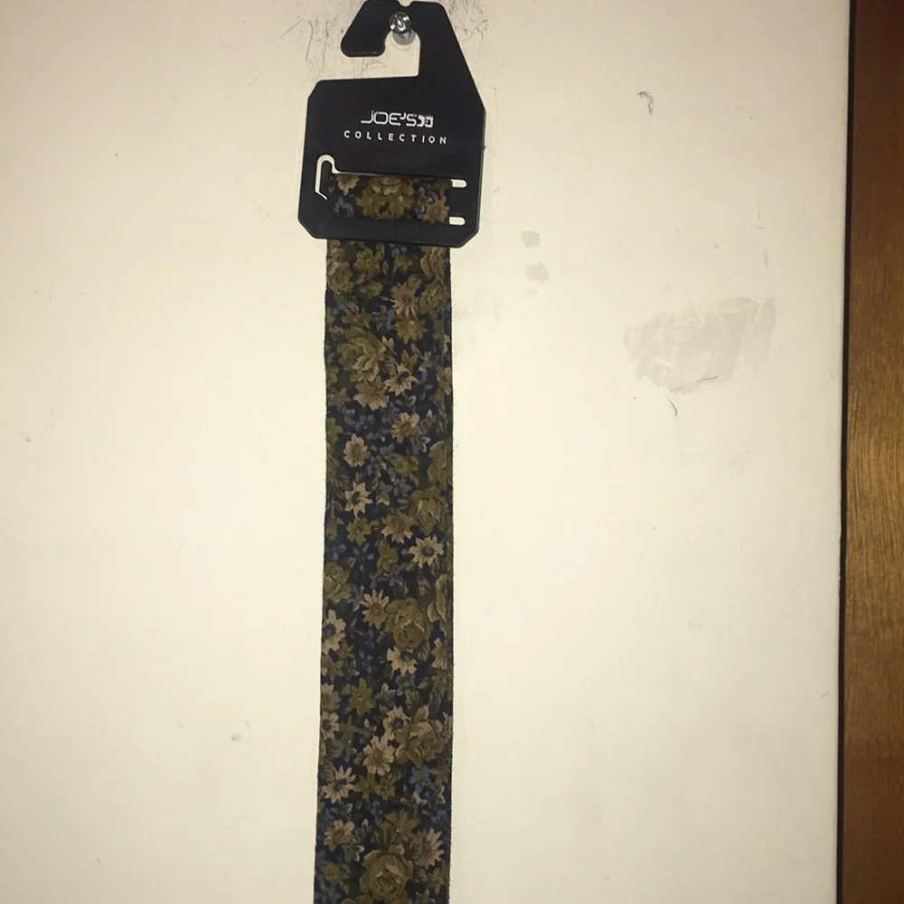 🫒 NWT Joe’s Collection Floral Green/Blue Tie